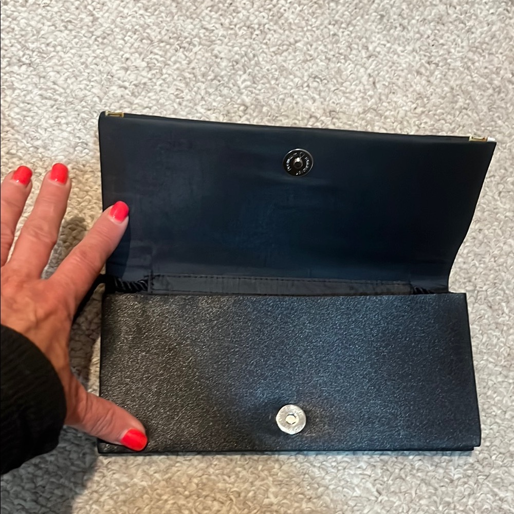 Elegant Black Butterfly Clutch - Picture 6 of 9